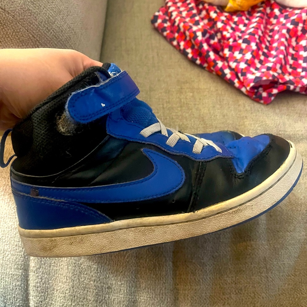 Nike shoes size 2.5